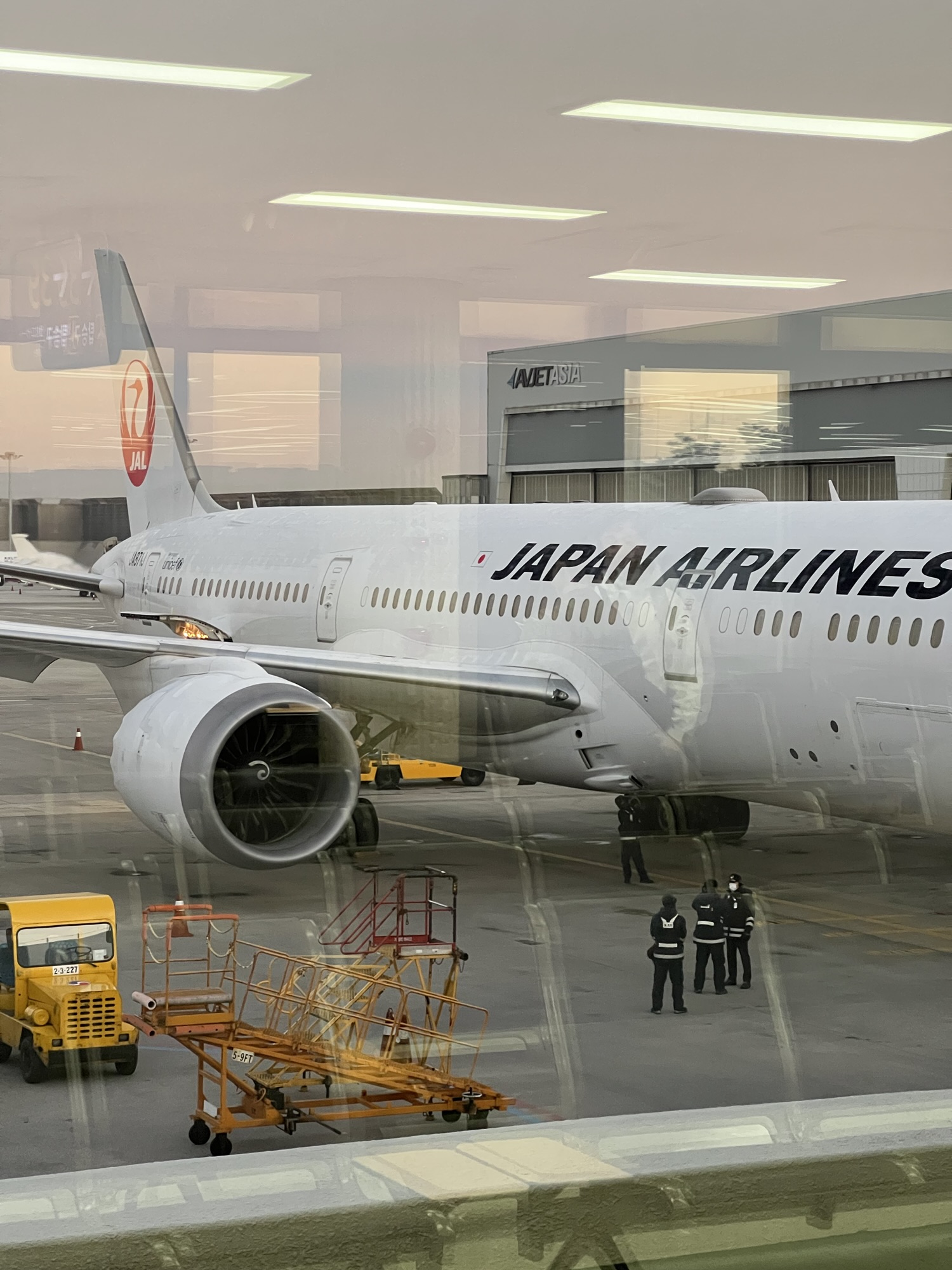 Japan Airlines, Business class, JL90 GMP-HND