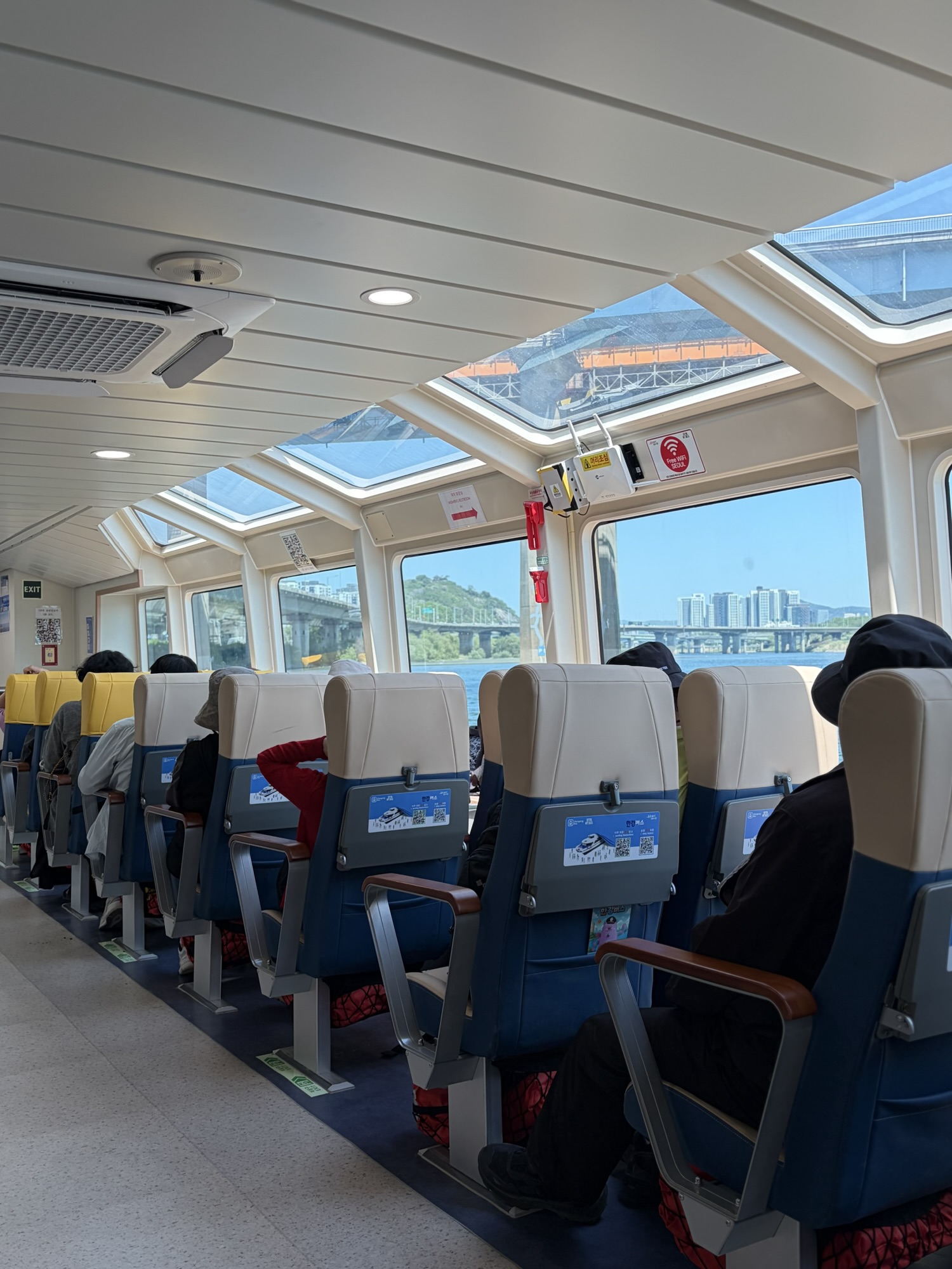 How to take the Hangang bus